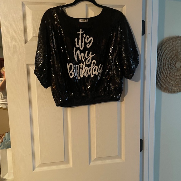 Trendy black and white sequins shirt - Picture 2 of 6